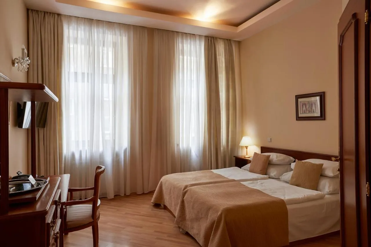 Fleur De Lis Hotel براغ 4*,