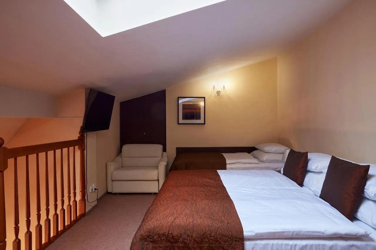 Fleur De Lis Hotel براغ 4*,
