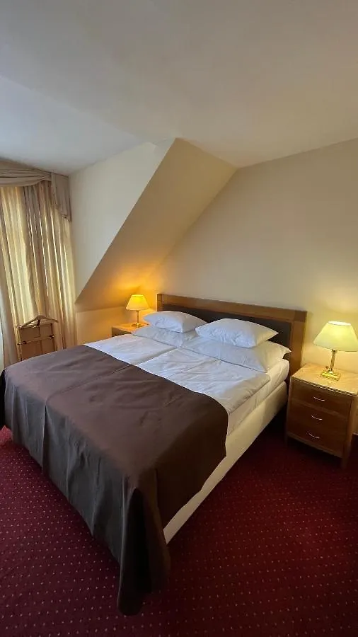 Fleur De Lis Hotel Prague 4*,